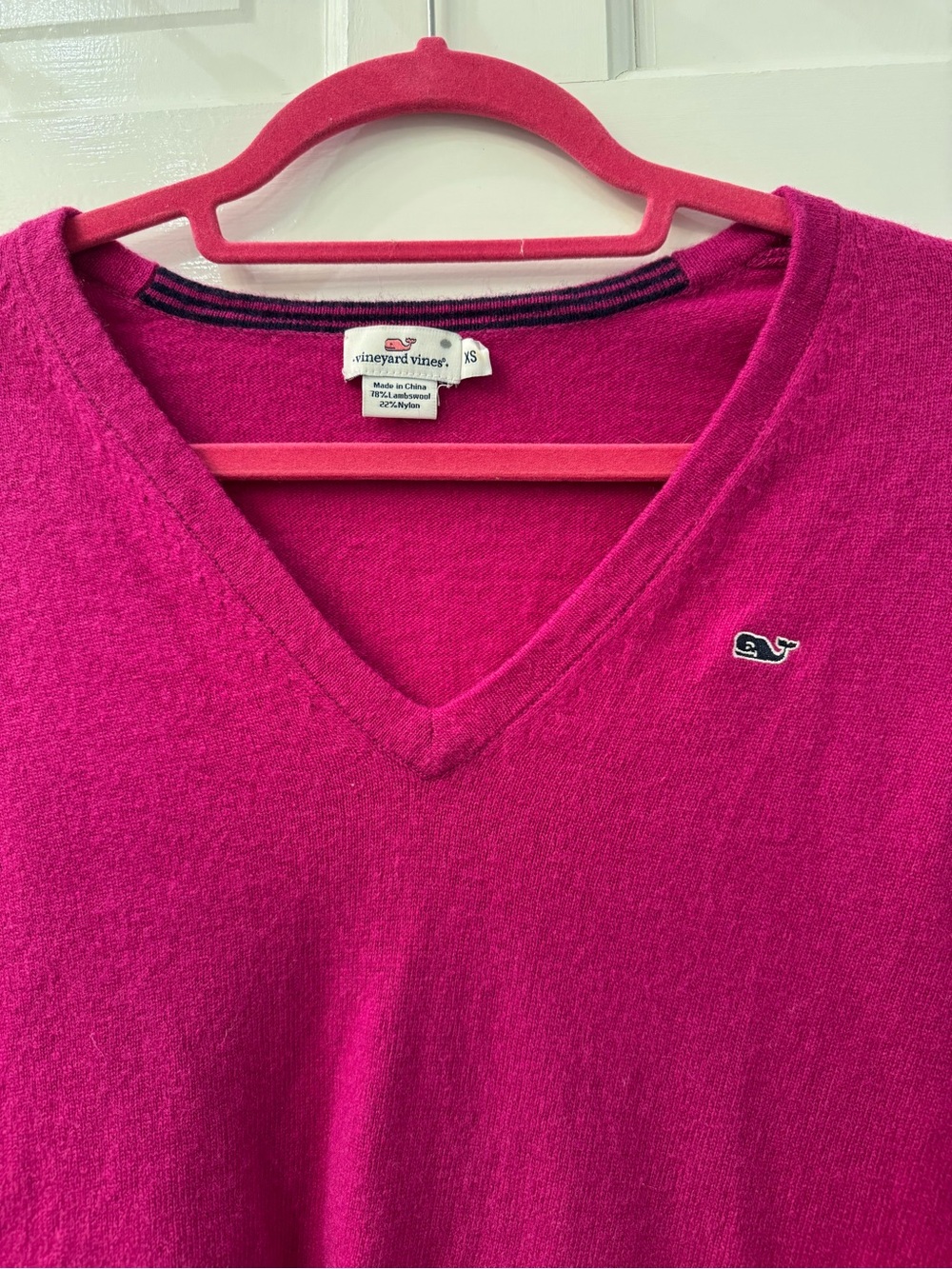 Vineyard vines v neck sweater. Lambswool
Preppy and classical. Soft